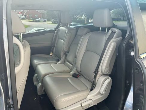 Used 2021 Honda Odyssey EX-L image 17