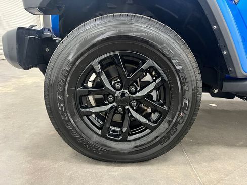 Used 2021 Jeep Gladiator Sport AWD/4WD image 28