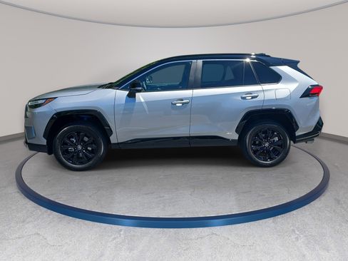 Used 2023 Toyota RAV4 XSE AWD/4WD image 8
