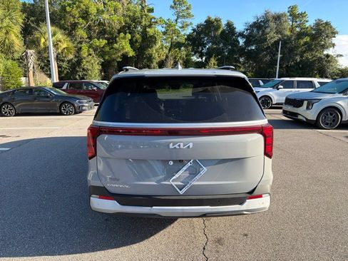 Certified 2025 Kia Carnival EX FWD image 6