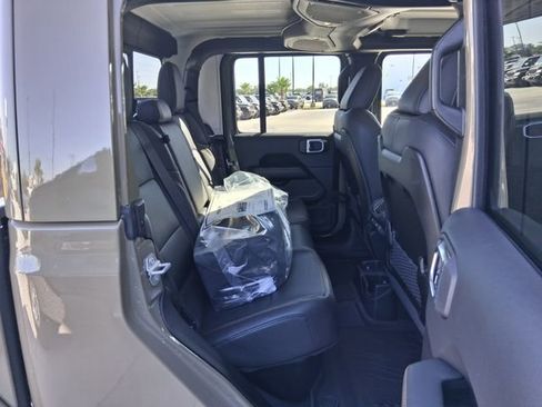 New 2026 Jeep Gladiator Sport image 23
