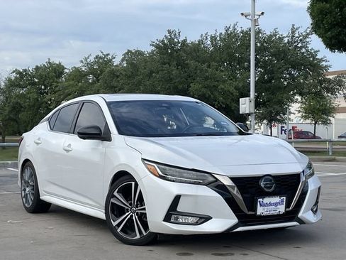 Used 2022 Nissan Sentra SR w/ SR Premium Package FWD image 2