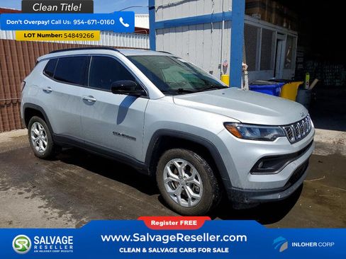 Used 2024 Jeep Compass Latitude w/ Convenience Group AWD/4WD image 5