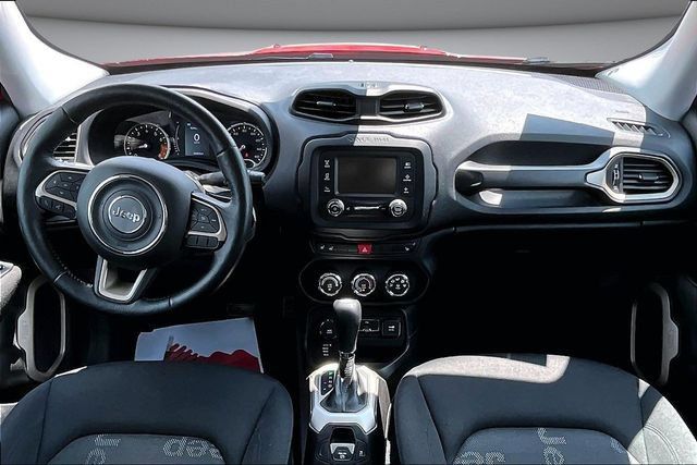 Used 2017 Jeep Renegade Latitude w/ Cold Weather Group AWD/4WD image 7
