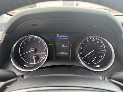 Certified 2018 Toyota Camry SE w/ Convenience Package FWD image 12