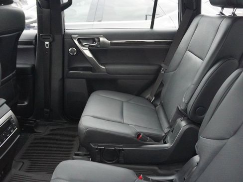 Used 2023 Lexus GX 460 Luxury w/ Sport Design Package AWD/4WD image 9