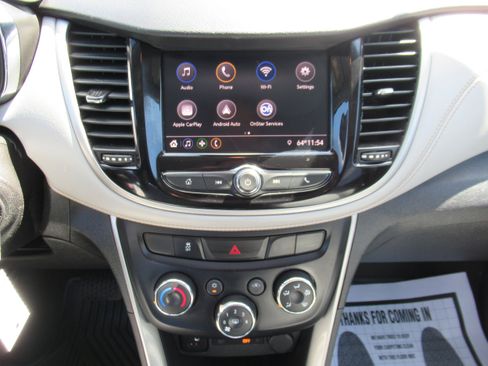 Used 2020 Chevrolet Trax LT FWD image 14