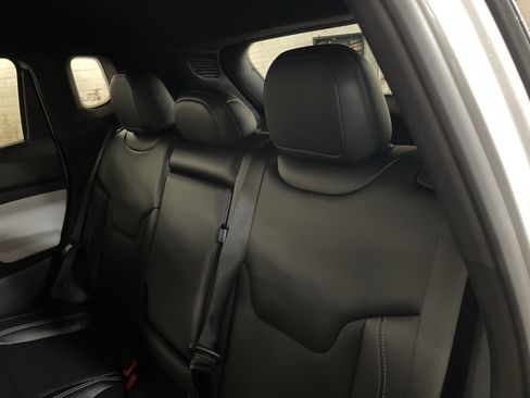 Used 2025 Jeep Compass Limited w/ Elite Group AWD/4WD image 11