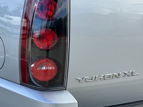 Used 2014 GMC Yukon XL Denali image 13