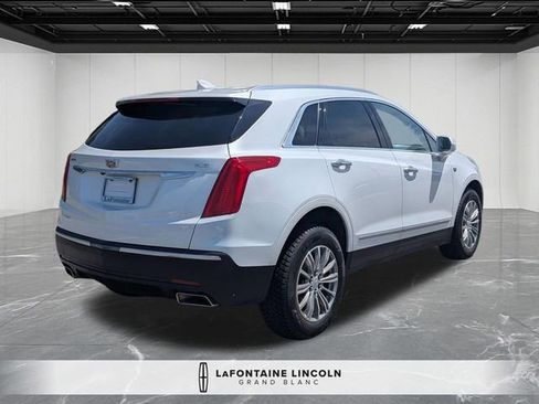 Used 2018 Cadillac XT5 Luxury w/ Driver Awareness Package AWD/4WD image 5