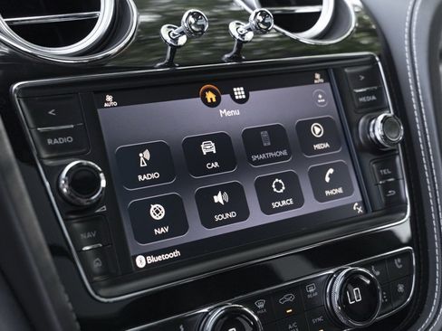 Used 2018 Bentley Bentayga image 29