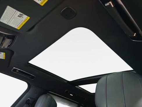 Used 2023 Land Rover Range Rover Long Wheelbase SE image 29