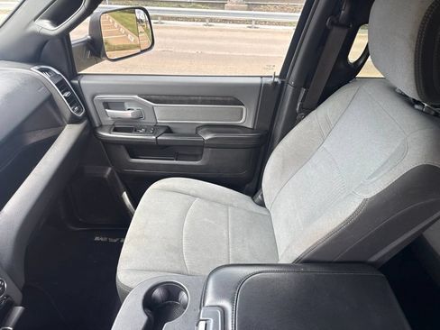 Used 2022 RAM 2500 Big Horn AWD/4WD image 9