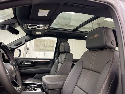 New 2026 Chevrolet Suburban High Country AWD/4WD image 20
