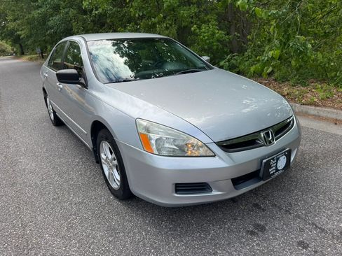 Used 2007 Honda Accord SE image 2