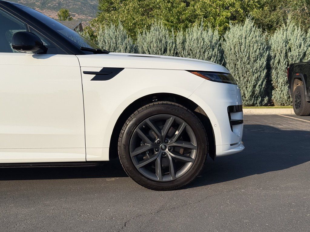 Used 2023 Land Rover Range Rover Sport SE Dynamic AWD/4WD image 6