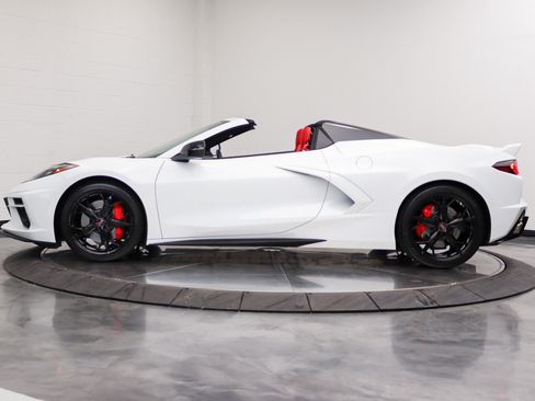 Used 2021 Chevrolet Corvette Stingray Premium Conv w/ Z51 Performance Package RWD image 20