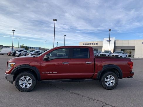 Used 2019 Nissan Titan SV w/ SV Convenience Package image 10