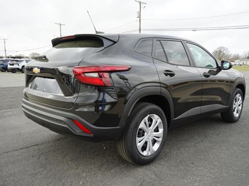 New 2026 Chevrolet Trax LS image 5