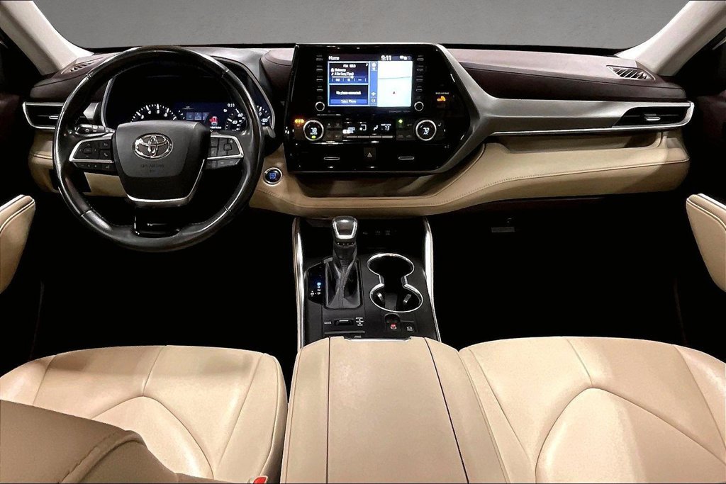 Used 2020 Toyota Highlander XLE AWD/4WD image 8