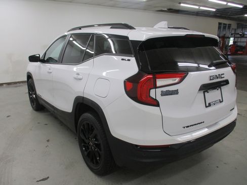 Certified 2023 GMC Terrain SLE w/ Driver Convenience Package AWD/4WD image 9