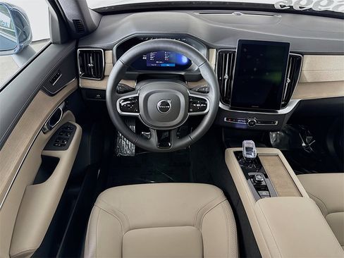 Certified 2026 Volvo XC90 B5 Plus w/ Protection Package image 23