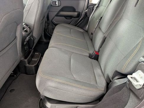 Used 2025 Jeep Wrangler Unlimited Sahara image 25