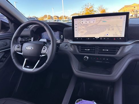 New 2026 Ford Explorer Platinum image 30