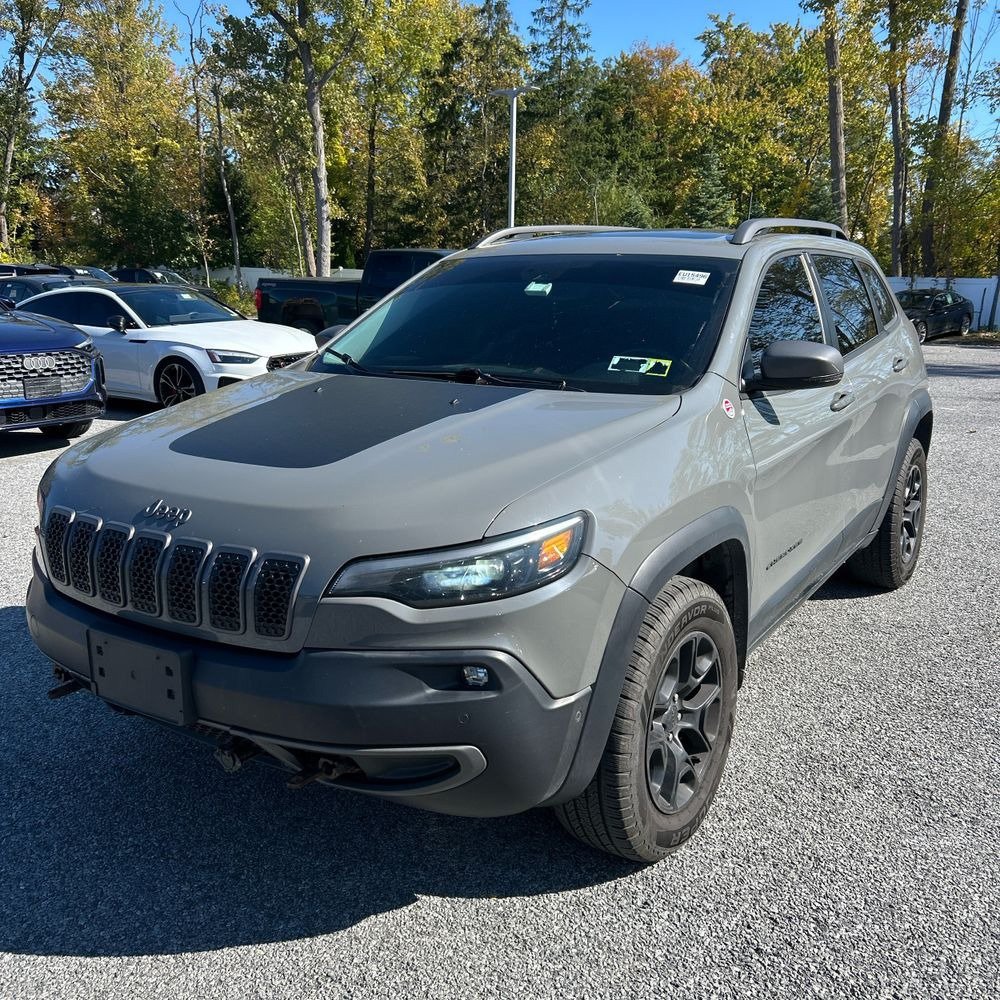 Used 2019 Jeep Cherokee Trailhawk AWD/4WD image 2