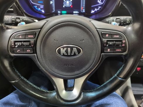 Used 2020 Kia Niro EX Premium FWD image 22