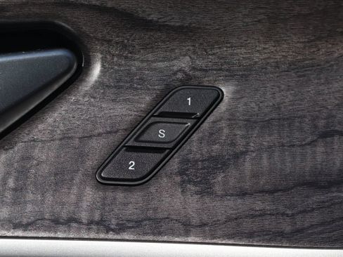 Used 2022 Jeep Grand Cherokee L Limited RWD image 18