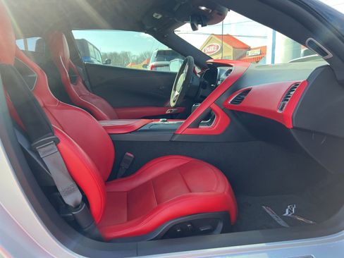 Used 2016 Chevrolet Corvette Z06 w/ 3LZ Preferred Equipment Group image 33