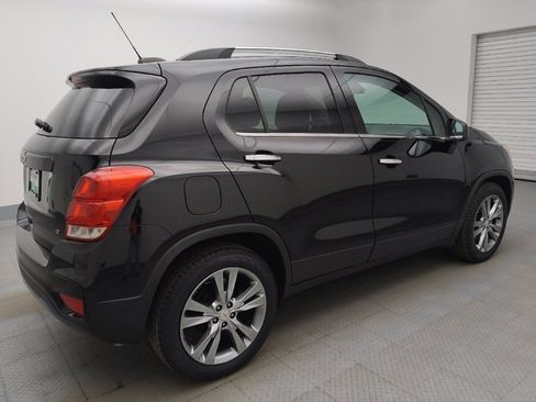 Used 2020 Chevrolet Trax LT w/ Sun & Sound Package FWD image 10