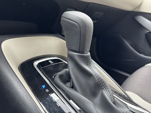 Used 2025 Toyota Corolla LE image 26