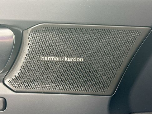 Certified 2023 Volvo C40 P8 Recharge Ultimate image 15