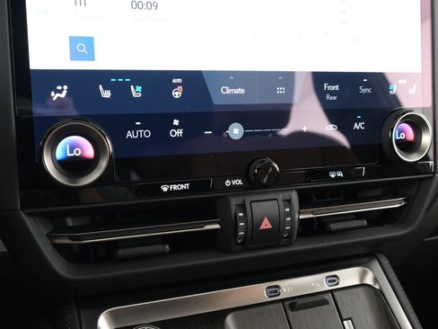 Used 2026 Lexus GX 550 w/ Accessory Package (2T) AWD/4WD image 22