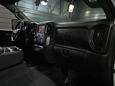 Used 2023 GMC Sierra 2500 Pro w/ Convenience Package image 16