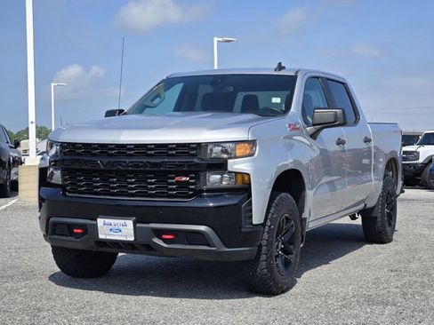 Used 2022 Chevrolet Silverado 1500 Limited Custom Trail Boss AWD/4WD image 3