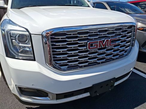 Used 2019 GMC Yukon Denali AWD/4WD image 10