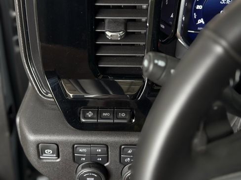 Used 2024 Chevrolet Silverado 1500 ZR2 w/ Technology Package image 32