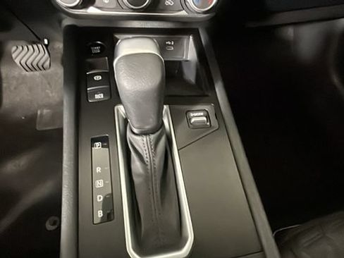 Used 2025 Nissan Kicks SV FWD image 18