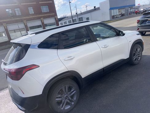 Used 2022 Kia Seltos S image 2