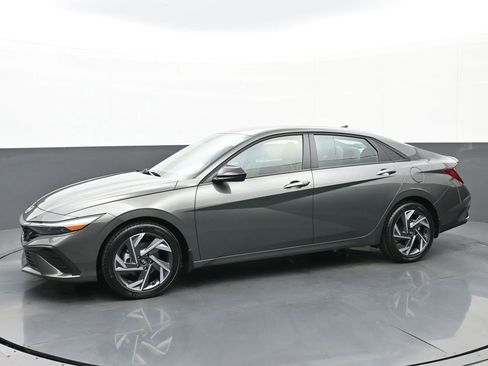 Certified 2025 Hyundai Elantra Sport image 7