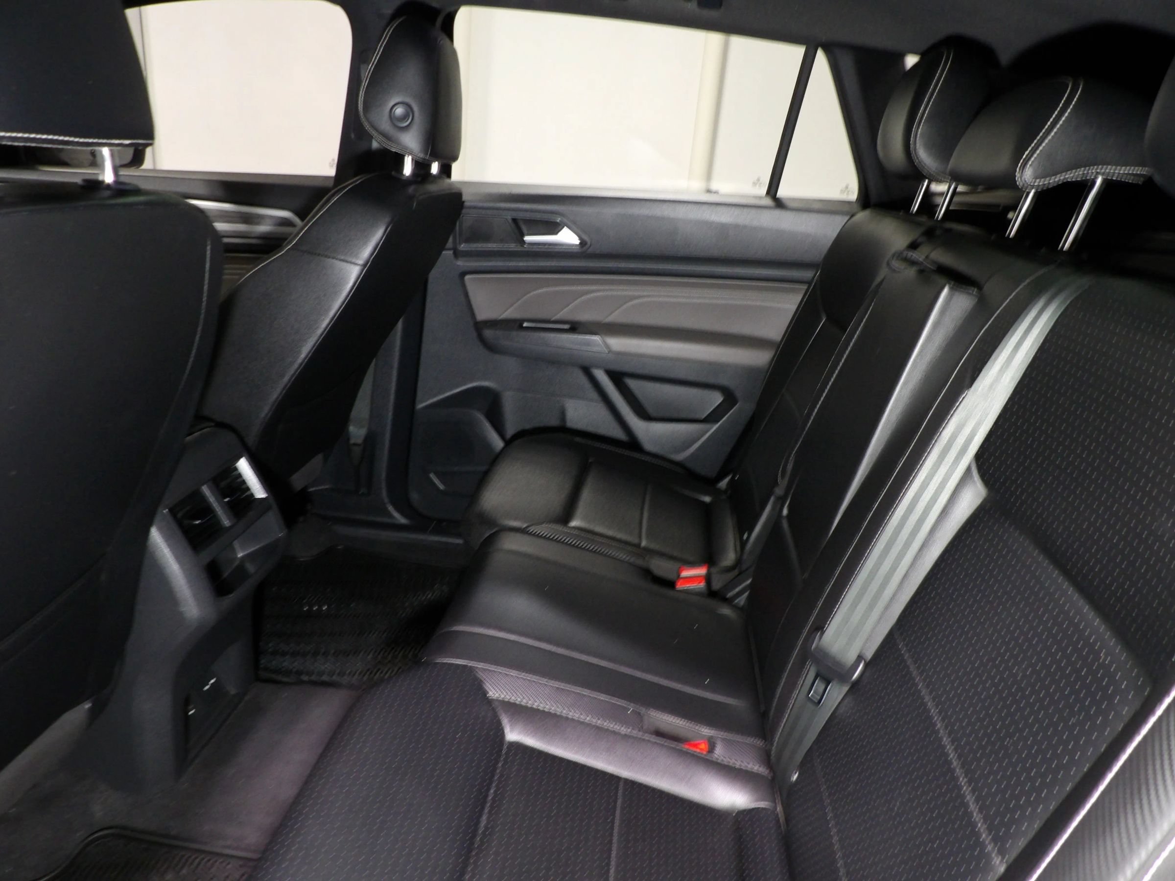 Used 2021 Volkswagen Atlas Cross Sport SE w/ Panoramic Sunroof Package AWD/4WD image 14