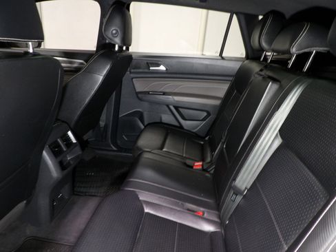 Used 2021 Volkswagen Atlas Cross Sport SE w/ Panoramic Sunroof Package AWD/4WD image 14