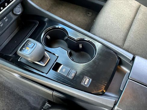 Used 2024 Nissan Rogue SV image 15