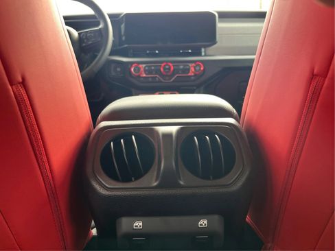 Used 2025 Jeep Wrangler Unlimited Sport AWD/4WD image 36