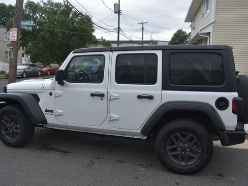 Used 2025 Jeep Wrangler Unlimited Sport AWD/4WD image 7