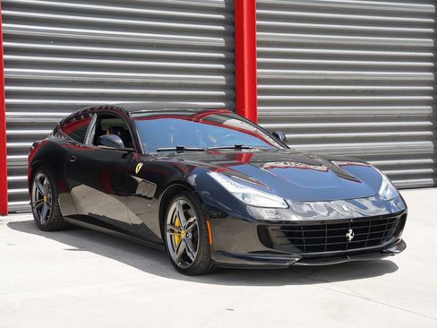 Used 2017 Ferrari GTC4Lusso AWD/4WD image 10