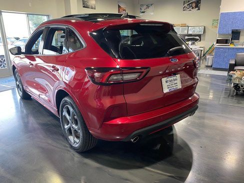 Used 2023 Ford Escape ST-Line w/ Tech Pack #1 AWD/4WD image 6